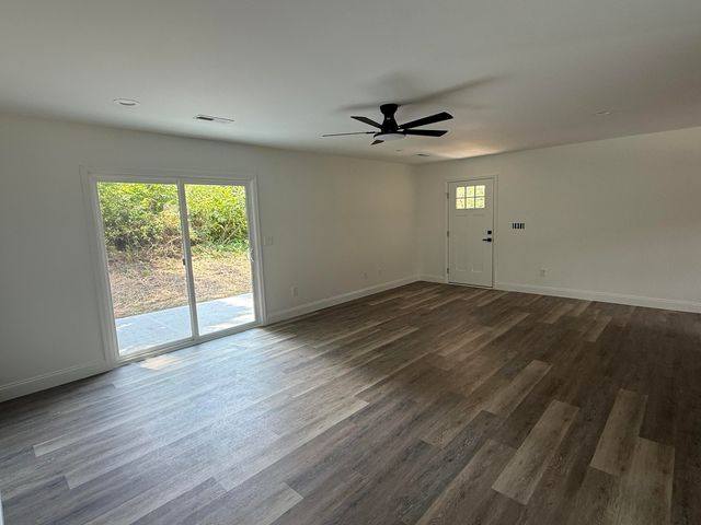 90 Cleveland Avenue, Pikeville, TN 37367