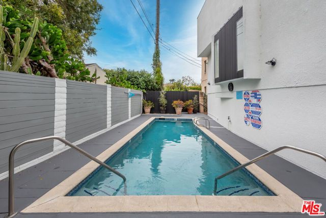 234 S Tower Drive 3, Beverly Hills, CA 90211