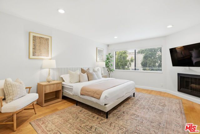 234 S Tower Drive 3, Beverly Hills, CA 90211