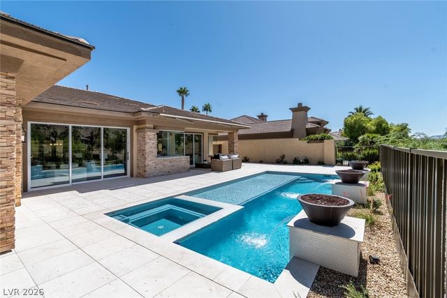 2707 Turtle Head Peak Drive, Las Vegas, NV 89135