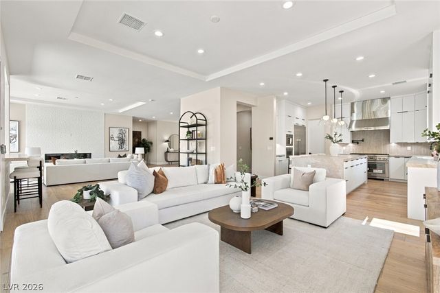 2707 Turtle Head Peak Drive, Las Vegas, NV 89135