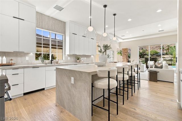 2707 Turtle Head Peak Drive, Las Vegas, NV 89135