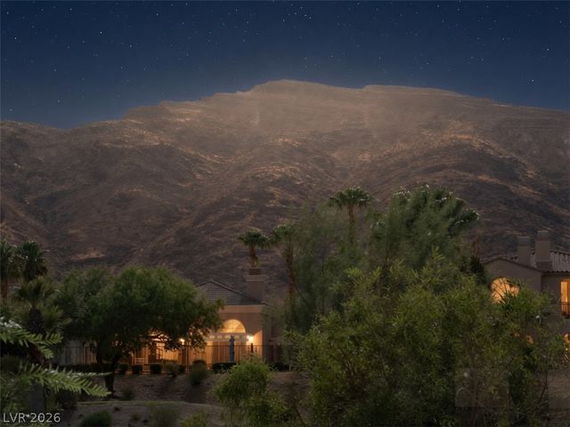 2707 Turtle Head Peak Drive, Las Vegas, NV 89135