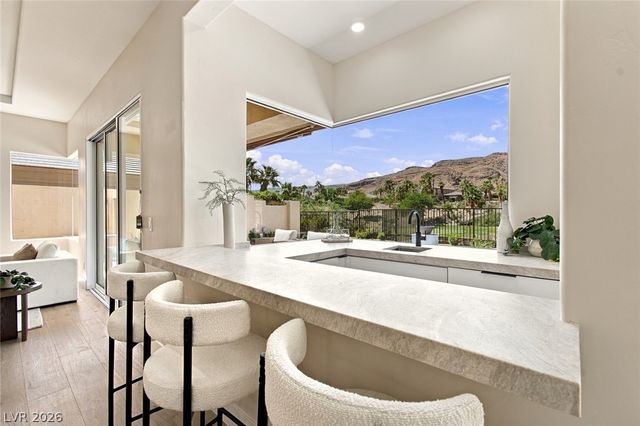 2707 Turtle Head Peak Drive, Las Vegas, NV 89135