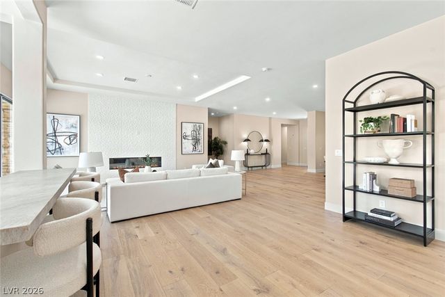 2707 Turtle Head Peak Drive, Las Vegas, NV 89135