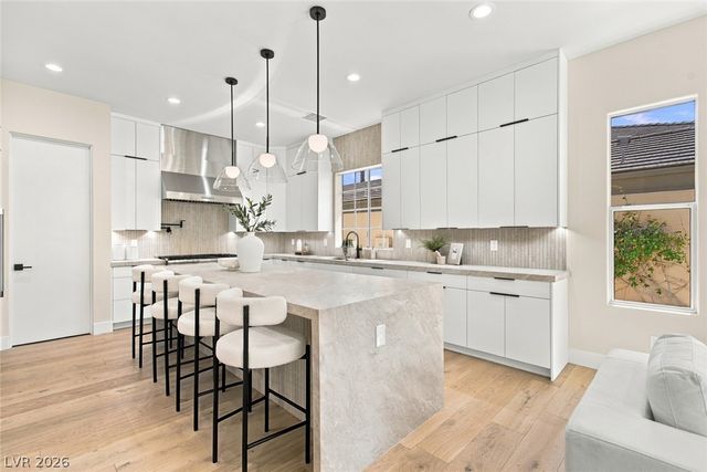 2707 Turtle Head Peak Drive, Las Vegas, NV 89135