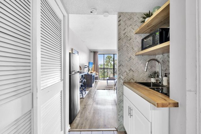 214 SW Miracle Strip Parkway, UNIT A206, Fort Walton Beach, FL 32548