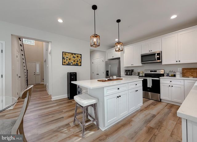 22030 VICTORIAN DR, California, MD 20619