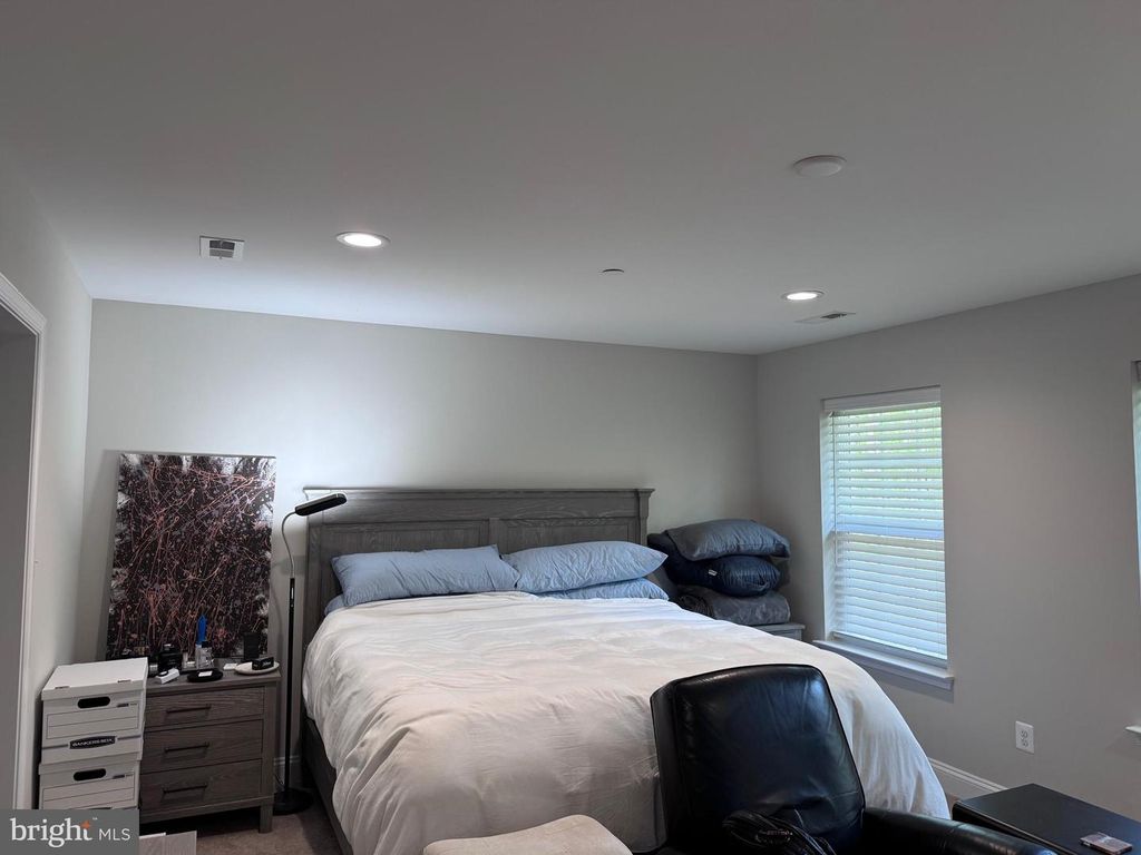 Image 10 of property listing at 22030 VICTORIAN DR, California, MD 20619