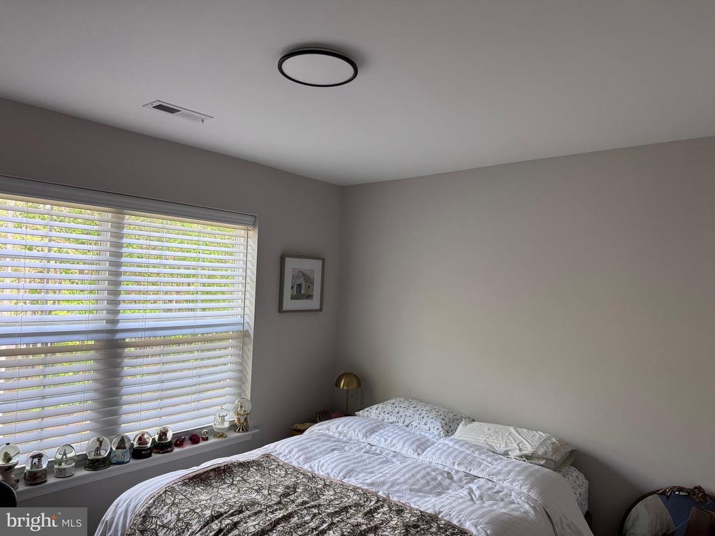 Image 15 of property listing at 22030 VICTORIAN DR, California, MD 20619