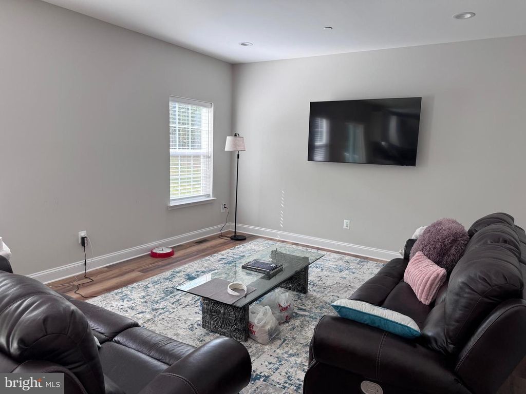 Image 6 of property listing at 22030 VICTORIAN DR, California, MD 20619