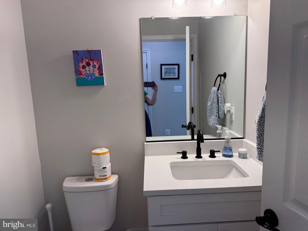 Image 9 of property listing at 22030 VICTORIAN DR, California, MD 20619