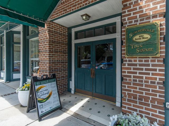 506 N Palmetto Street, Summerville, SC 29483