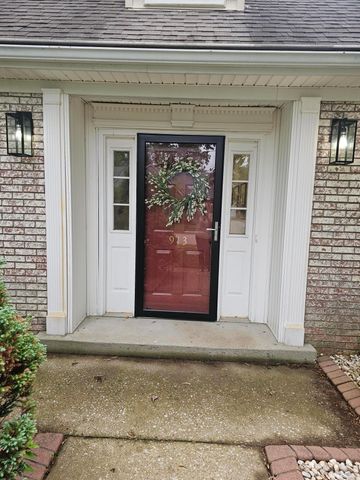 913 Stoney Creek Drive, Frankfort, KY 40601