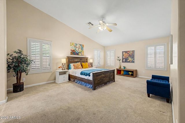 3903 W GRANDVIEW Road, Phoenix, AZ 85053