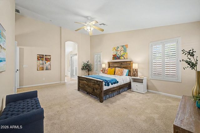 3903 W GRANDVIEW Road, Phoenix, AZ 85053
