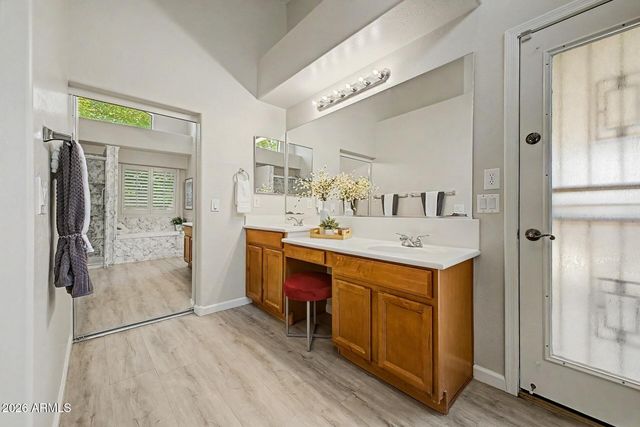 3903 W GRANDVIEW Road, Phoenix, AZ 85053