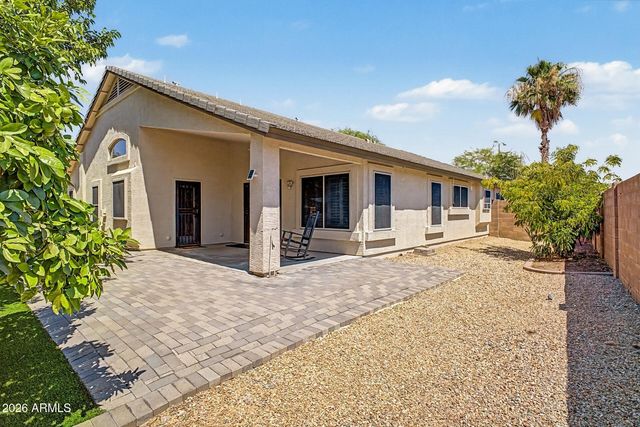 3903 W GRANDVIEW Road, Phoenix, AZ 85053