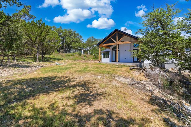 750 LA PALOMA DR, Canyon Lake, TX 78133