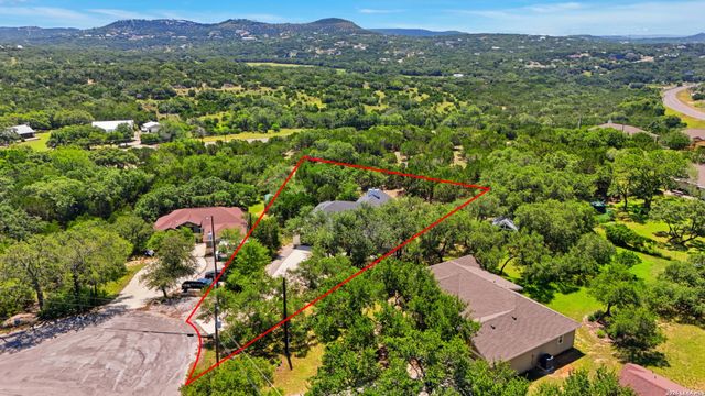 750 LA PALOMA DR, Canyon Lake, TX 78133