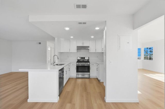 14493 Corte Lampara, San Diego, CA 92129