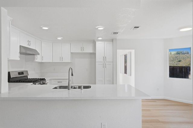 14493 Corte Lampara, San Diego, CA 92129