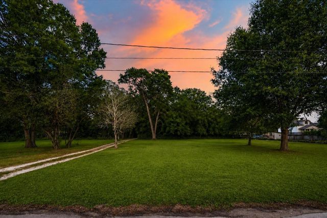 30315 Second Street, Fulshear, TX 77441