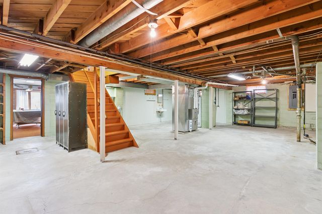 1421 Madison Street, Cedar Falls, IA 50613