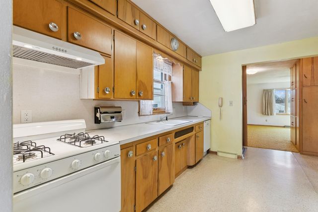 1421 Madison Street, Cedar Falls, IA 50613