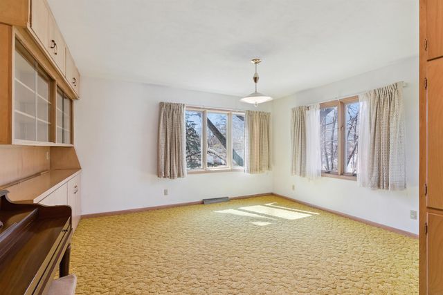 1421 Madison Street, Cedar Falls, IA 50613