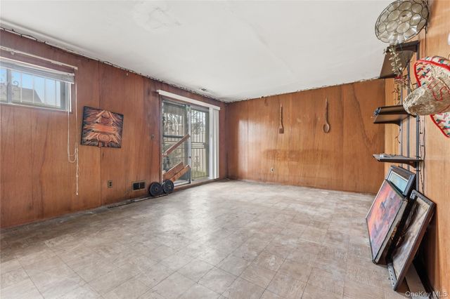 11214 180th Street, Addisleigh Park, NY 11433