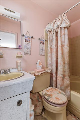 11214 180th Street, Addisleigh Park, NY 11433