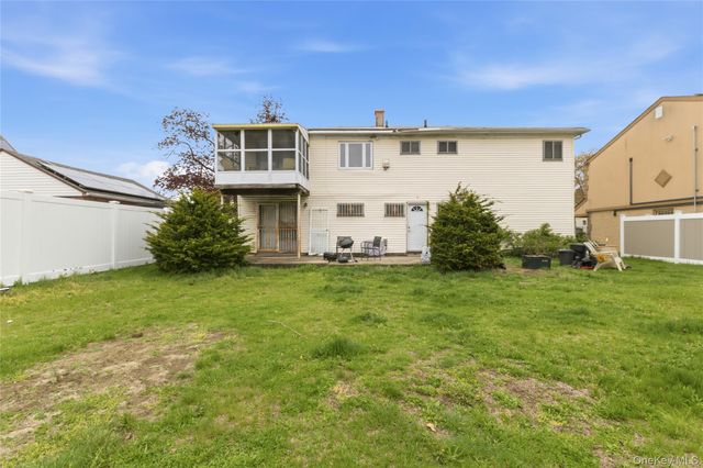 11214 180th Street, Addisleigh Park, NY 11433