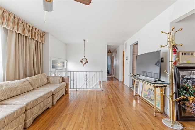 11214 180th Street, Addisleigh Park, NY 11433