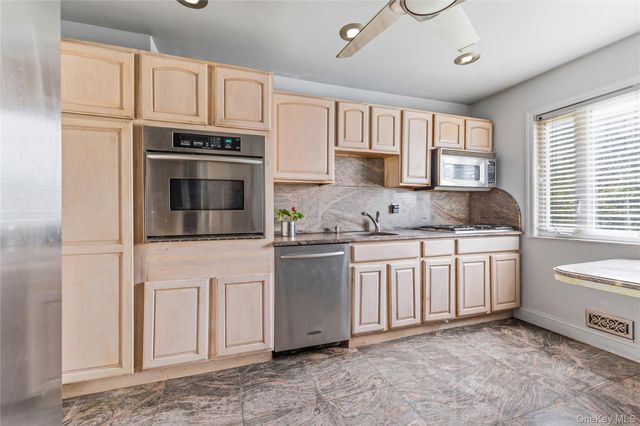 11214 180th Street, Addisleigh Park, NY 11433