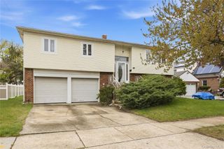 11214 180th Street, Addisleigh Park, NY 11433