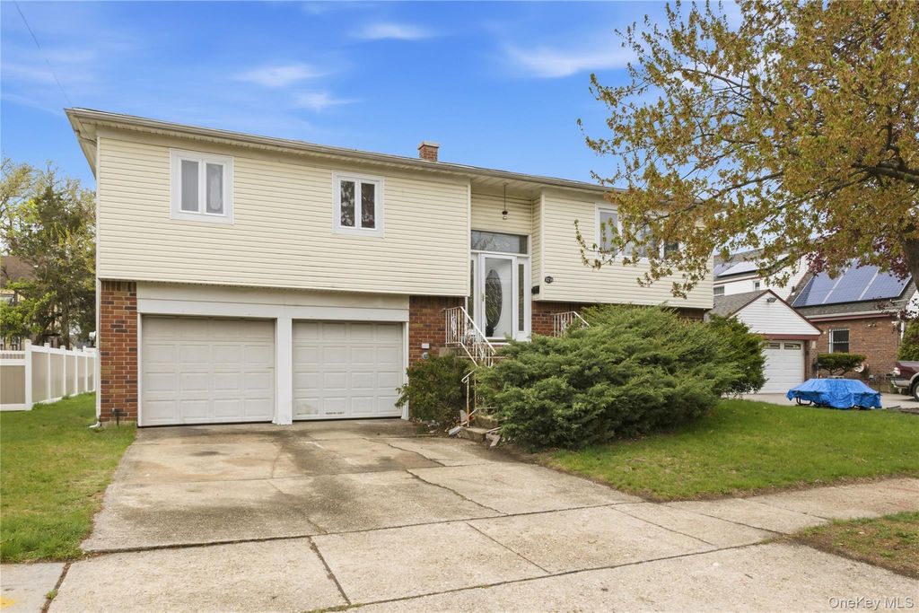 11214 180th Street, Addisleigh Park, NY 11433