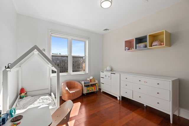 32 Gilson Rd 16, Quincy, MA 02169