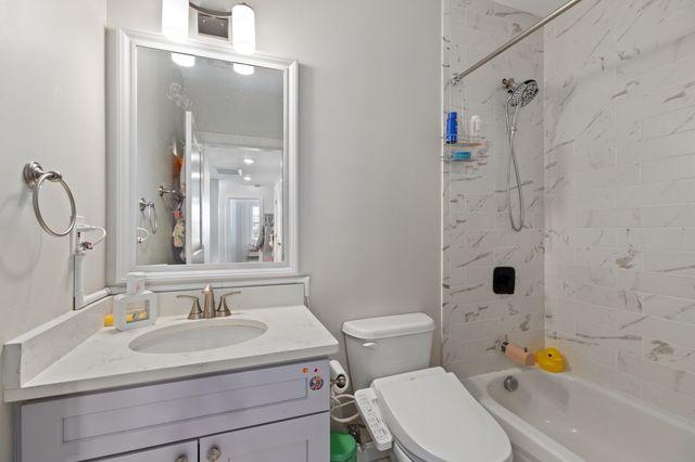 32 Gilson Rd 16, Quincy, MA 02169