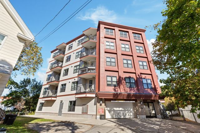 32 Gilson Rd 16, Quincy, MA 02169