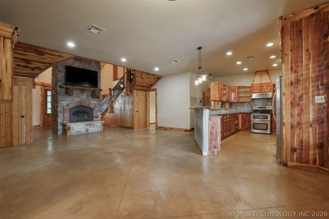 1488 N 429 Road, Pryor, OK 74361