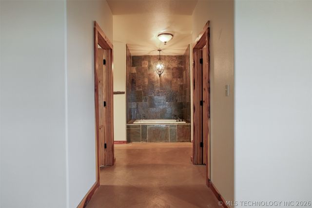 1488 N 429 Road, Pryor, OK 74361