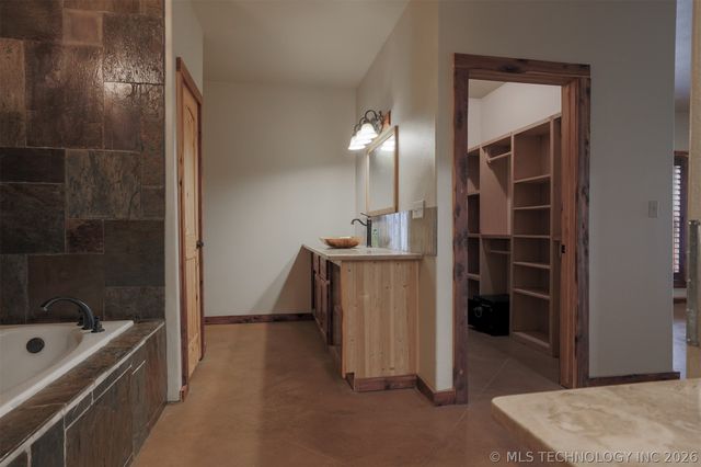 1488 N 429 Road, Pryor, OK 74361