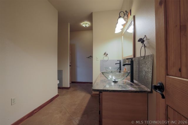 1488 N 429 Road, Pryor, OK 74361