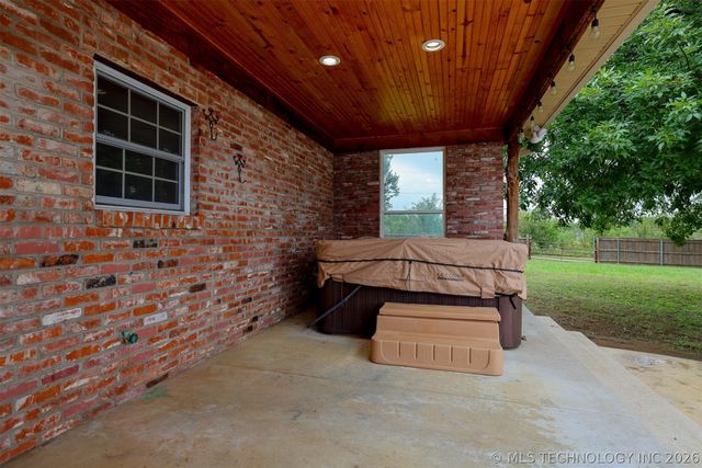 1488 N 429 Road, Pryor, OK 74361