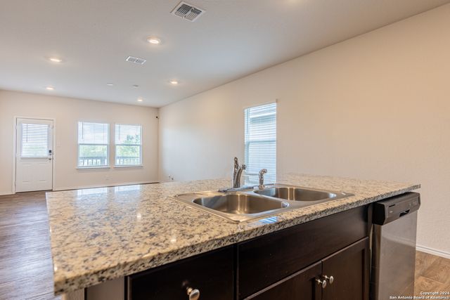 13021 kalinoski, St Hedwig, TX 78152