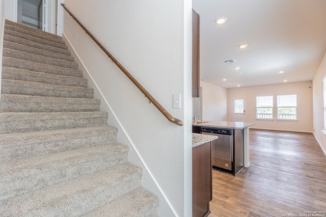 13021 kalinoski, St Hedwig, TX 78152