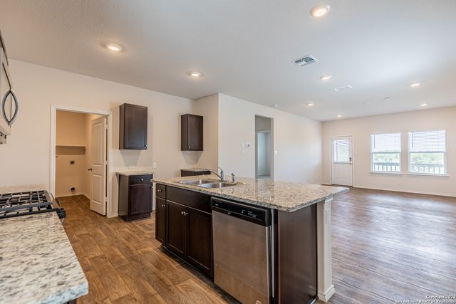 13021 kalinoski, St Hedwig, TX 78152