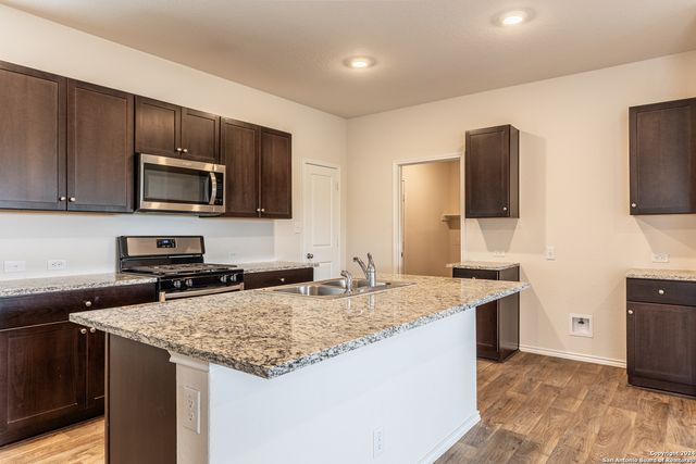 13021 kalinoski, St Hedwig, TX 78152