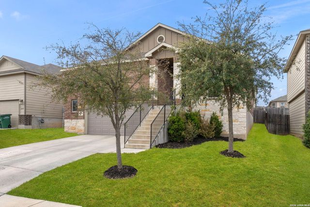 6211 Fox Peak Dr, San Antonio, TX 78247